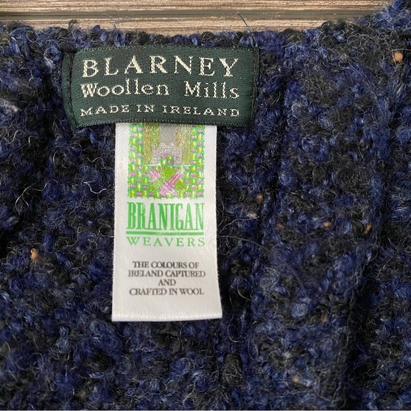 Blarney Woolen Mills soft wool poncho - Picture 7 of 12